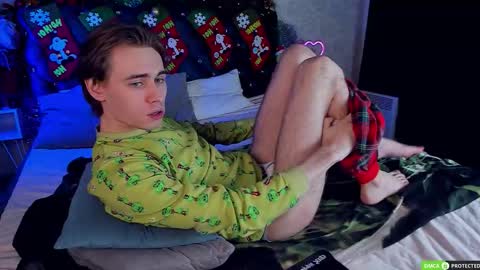 Snapshot of williamdyson chatting on December 2025 03:45:02 AM William online show from December 2025 03:45:02 AM