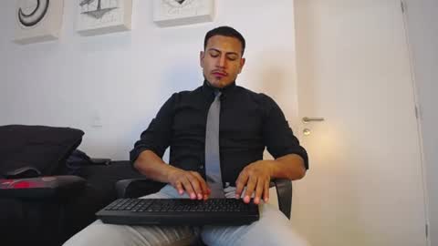 Snapshot of willsandler1 chatting on July 2026 08:03:02 PM Will Sandler online show from July 2026 08:03:02 PM