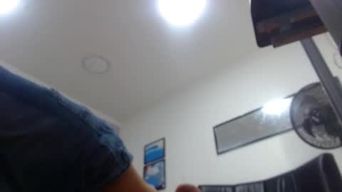 Wiltom online show from November 2025 04:02:02 AM