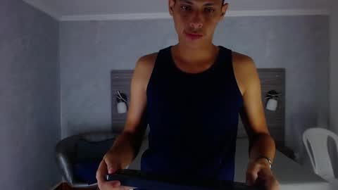 Wiltom online show from November 2025 03:34:01 AM