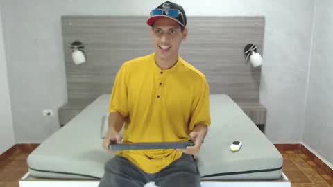 Wiltom online show from November 2025 04:05:01 AM