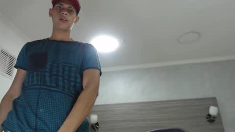 Wiltom online show from December 2025 08:46:01 PM