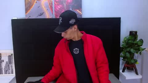 Wiltom online show from December 2025 07:19:02 PM