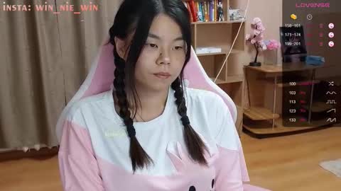 Winnie online show from September 2025 10:20:02 PM