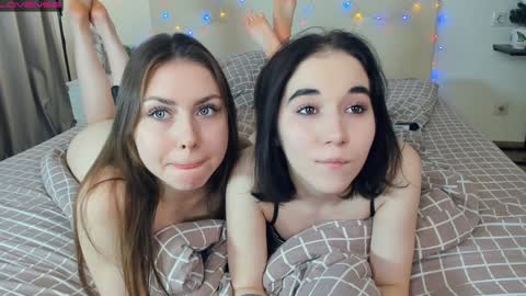 Amalia and Mia online show from January 2025 10:17:01 AM