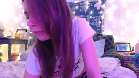 Snapshot of wingardiumleveveosa chatting on December 2024 12:23:01 AM Eevie online show from December 2024 12:23:01 AM