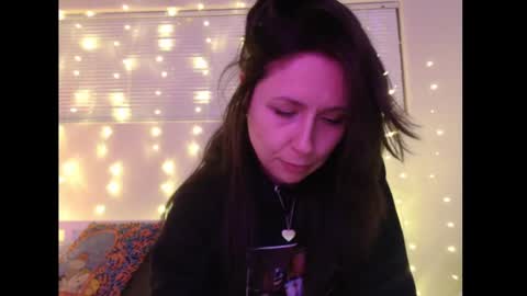 Snapshot of wingardiumleveveosa chatting on January 2025 02:14:01 AM Eevie online show from January 2025 02:14:01 AM