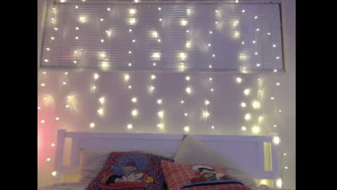 Snapshot of wingardiumleveveosa chatting on February 2025 04:53:01 AM Eevie online show from February 2025 04:53:01 AM