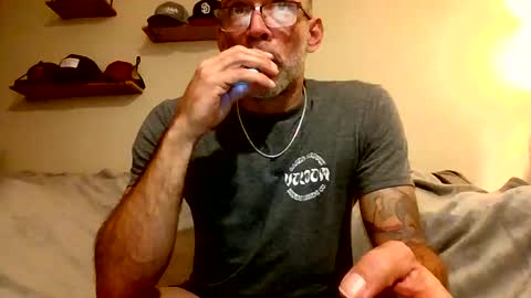 wingnutt765733 online show from February 2026 04:30:01 AM