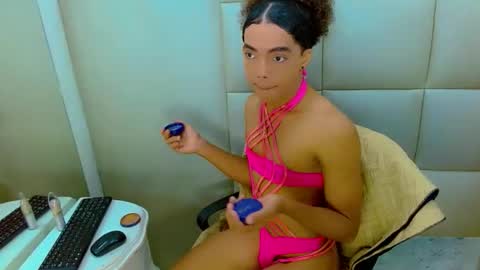 WinnyBarness online show from October 2025 02:08:01 AM