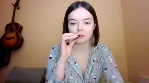 Emma  online show from December 2024 01:00:02 PM