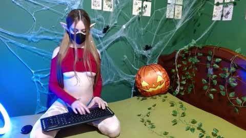 Winter online show from October 2025 03:47:02 AM