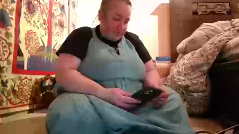 Annie online show from October 2025 02:01:02 AM