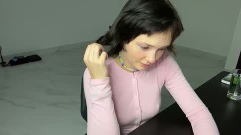 Snapshot of witches_curves chatting on February 2025 02:04:01 PM Nemo online show from February 2025 02:04:01 PM
