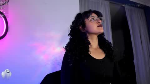     Luna Violeta  A r t i s t  online show from March 2025 11:38:02 PM