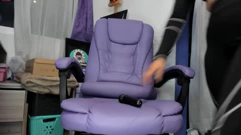     Luna Violeta  A r t i s t  online show from September 2025 01:50:01 AM