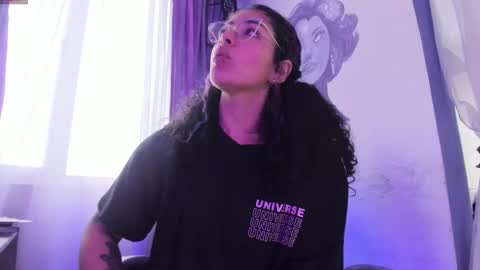     Luna Violeta  A r t i s t  online show from November 2025 09:36:01 PM