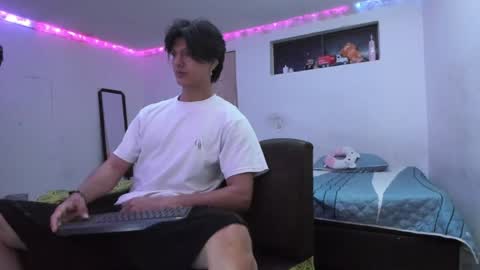 Snapshot of with_ken chatting on April 2026 04:44:02 AM Ken online show from April 2026 04:44:02 AM