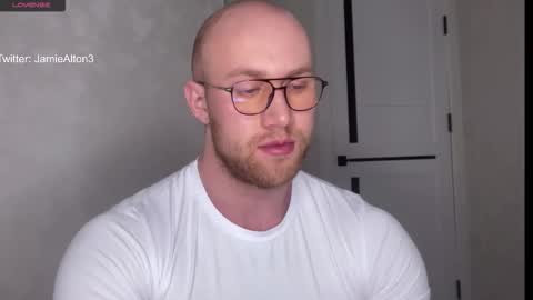 Wlademar online show from November 2025 04:45:02 AM