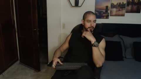 Snapshot of wncmodels chatting on January 2025 01:38:02 AM Magnus Dark independent model online show from January 2025 01:38:02 AM