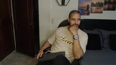 Snapshot of wncmodels chatting on January 2025 05:01:01 AM Magnus Dark independent model online show from January 2025 05:01:01 AM