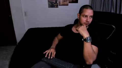 Snapshot of wncmodels chatting on November 2025 04:11:01 AM Magnus Dark independent model online show from November 2025 04:11:01 AM