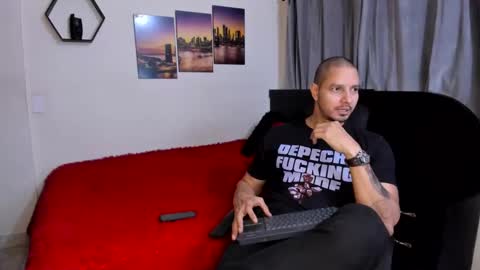 Snapshot of wncmodels chatting on April 2026 04:32:01 AM Magnus Dark independent model online show from April 2026 04:32:01 AM