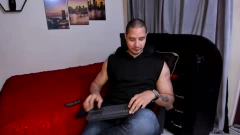 Snapshot of wncmodels chatting on April 2026 03:29:02 AM Magnus Dark independent model online show from April 2026 03:29:02 AM