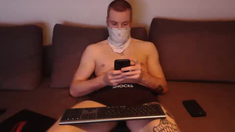 wolf021221 online show from April 2026 08:31:01 PM