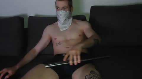 wolf021221 online show from April 2026 08:42:02 PM