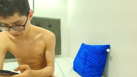  W O L F  online show from January 2025 05:11:01 PM