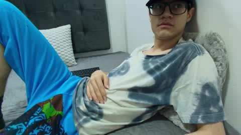  W O L F  online show from March 2025 10:57:01 AM