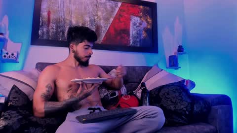 Snapshot of wolferatus chatting on December 2024 04:25:01 PM wolferatus online show from December 2024 04:25:01 PM