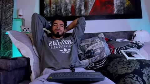 Snapshot of wolferatus chatting on January 2025 06:45:02 PM wolferatus online show from January 2025 06:45:02 PM