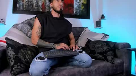 Snapshot of wolferatus chatting on February 2025 10:07:02 PM wolferatus online show from February 2025 10:07:02 PM