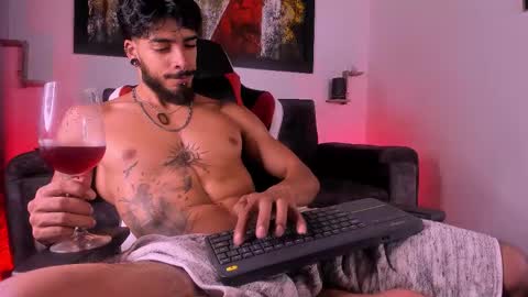 Snapshot of wolferatus chatting on November 2025 10:31:02 PM wolferatus online show from November 2025 10:31:02 PM