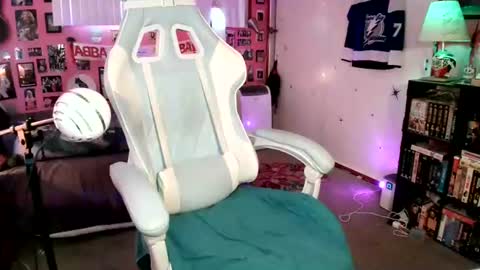 Snapshot of wolfie_777 chatting on June 2026 09:51:02 PM Wolfie online show from June 2026 09:51:02 PM