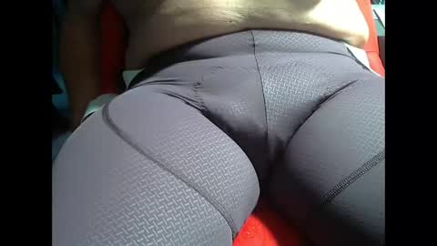 Snapshot of wolfoerl chatting on October 2025 03:02:01 PM wolfoerl online show from October 2025 03:02:01 PM