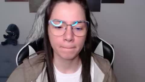 Alex online show from December 2025 02:05:02 AM