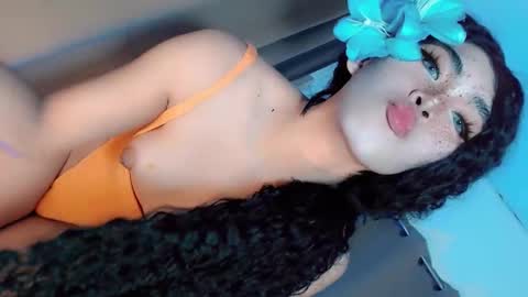 Snapshot of womanoflove chatting on December 2024 04:32:02 PM Jexie online show from December 2024 04:32:02 PM