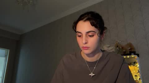 Stia online show from November 2025 01:00:02 PM