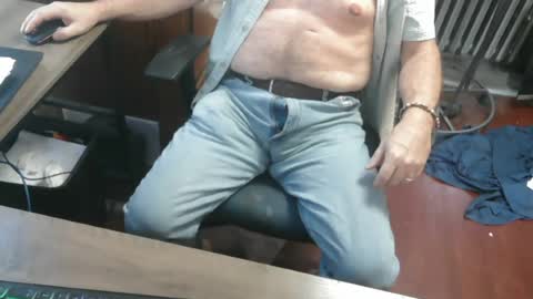 Snapshot of woodworker6473 chatting on June 2026 11:04:02 PM woodworker6473 online show from June 2026 11:04:02 PM