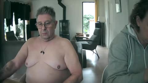 woodwurm and Snoeske online show from February 2025 10:08:02 AM