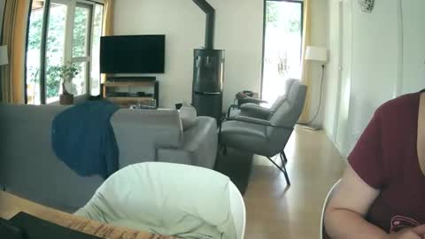 woodwurm and Snoeske online show from September 2025 12:16:01 PM