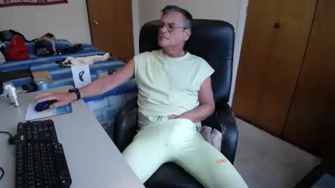 Snapshot of worldlarge chatting on January 2025 01:36:02 PM Large one online show from January 2025 01:36:02 PM