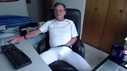 Snapshot of worldlarge chatting on April 2026 01:26:01 PM Large one online show from April 2026 01:26:01 PM