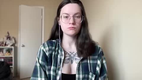 Lucina online show from January 2025 03:26:01 PM