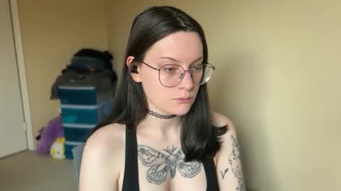 Lucina online show from February 2025 06:13:02 PM