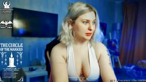 Snapshot of wounded_goddess chatting on April 2026 06:03:02 AM Goddess Sophy online show from April 2026 06:03:02 AM