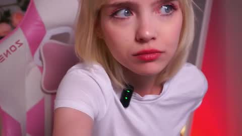 wow_angel online show from May 2026 05:37:02 AM